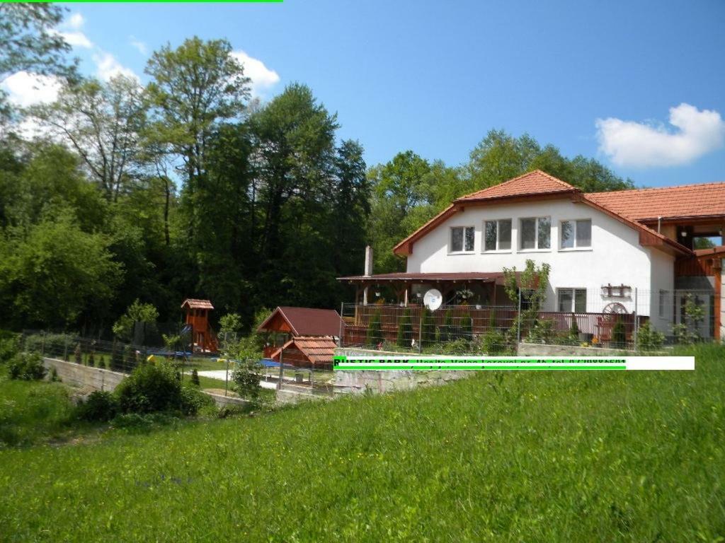 Yoyo Zurli Park Hotel Resita Exterior photo